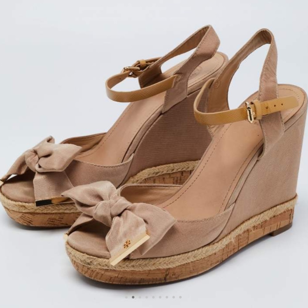 Tory Burch Penny Faille Bow Wedge size 9.5 EUC